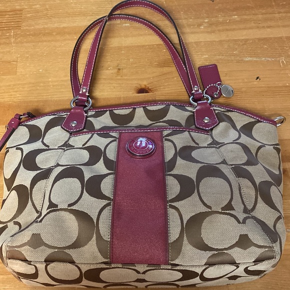 Coach purse - Picture 14 of 16